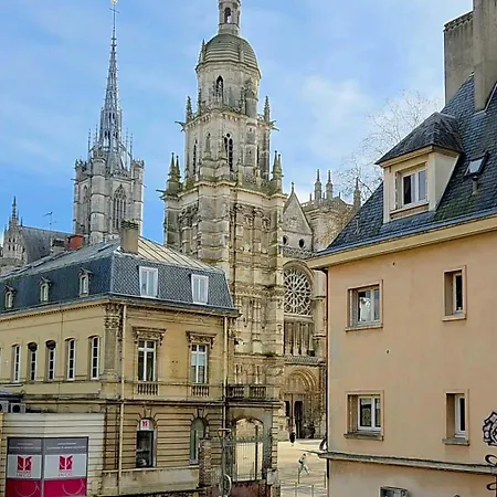 Magnifique Vue Sur Cathedrale * Эврё